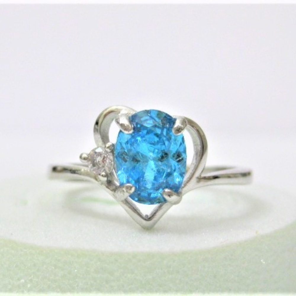 Aquamarine solitaire silver ring